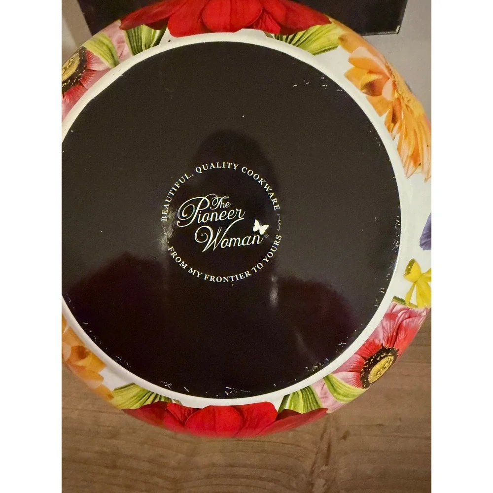 The Pioneer Woman Enamel on Steel Floral Dutch Oven Stock Pot with Lid White‎